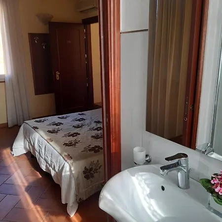 Corte Degli Estensi 3*