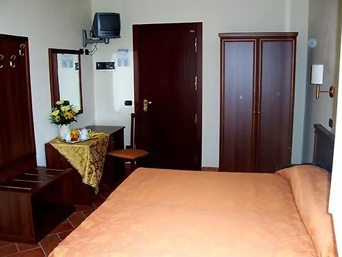 Corte Degli Estensi 3*