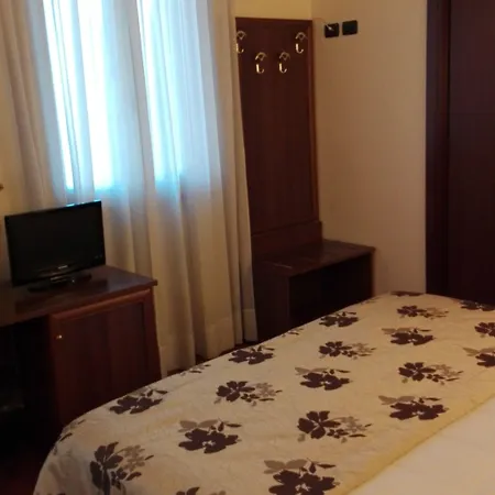 Corte Degli Estensi 3*