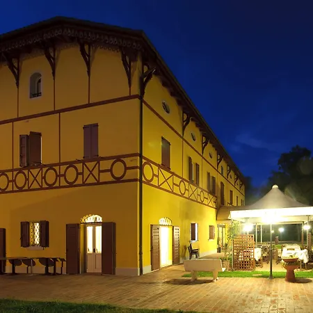 Corte Degli Estensi 3* Formigine