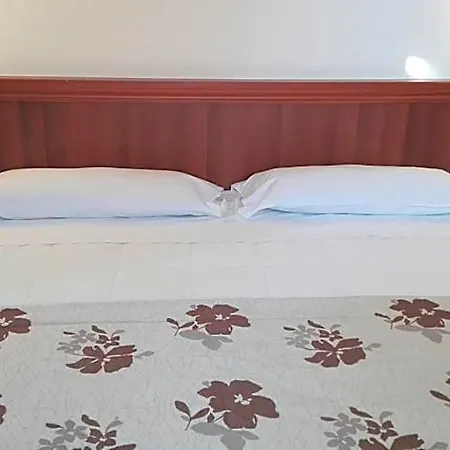 Corte Degli Estensi 3*