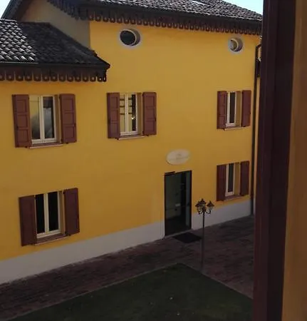 Corte Degli Estensi 3*