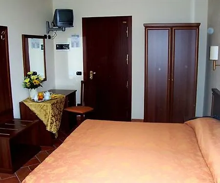 Corte Degli Estensi 3*