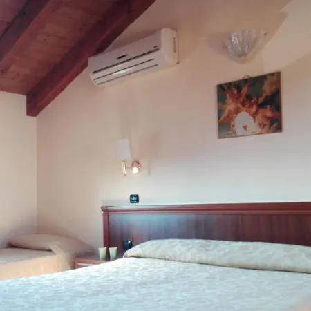 Corte Degli Estensi 3*