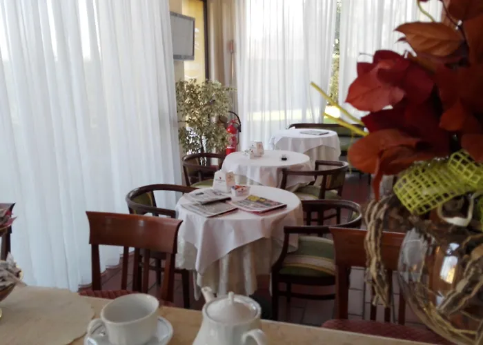 Hotel Corte Degli Estensi 3*