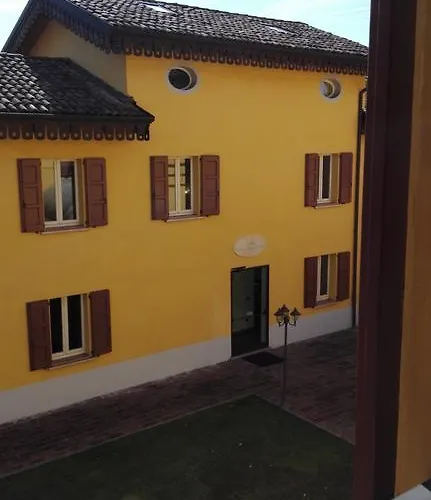 Corte Degli Estensi 3*